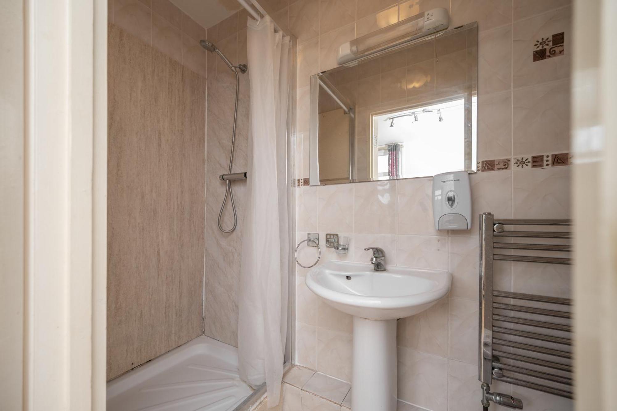 Flexistay Aparthotel Tooting London Ngoại thất bức ảnh